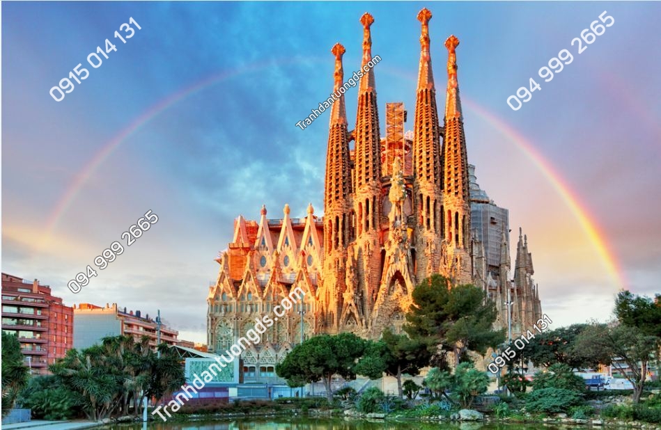 Quang cảnh Sagrada Familia, một nhà thờ Công giáo La Mã lớn ở Barcelona 603926081