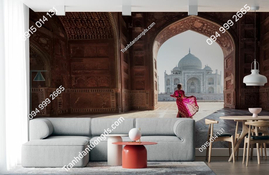 Tranh Người phụ nữ trong Taj Mahal, Agra, Uttar Pradesh, Ấn Độ 1036002985