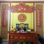 Đại Sơn Decor thi công tranh dán tường phòng thờ xu hướng 2025