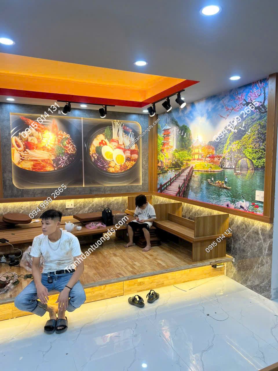 Thi công tranh dán tường quán mỳ cay 2026